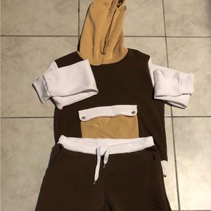 Women XL Jogging Suite (brown,white,tan) Like New